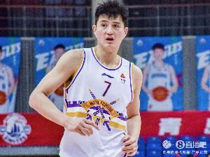 上赛季场均1.4分1.7板 媒体人：俞长栋新赛季将签约宁波男篮